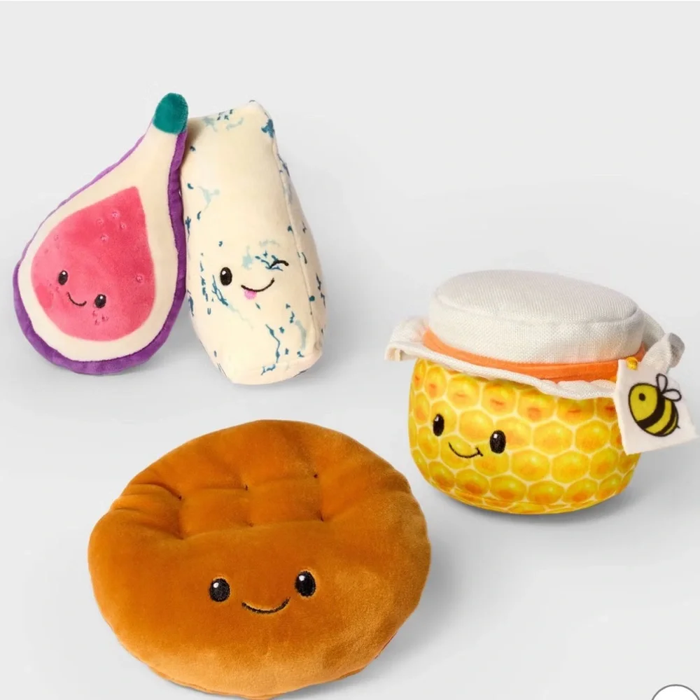 Charcuterie Box Set Fig, Blue Cheese, Honey, Round Cracker 4pc Plush Gigglescape